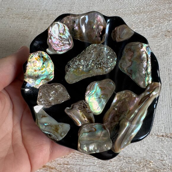 Vintage Abalone Shell Pieces in Resin Soap Dish - Seashell Trinket Holder - Picture 3 of 12